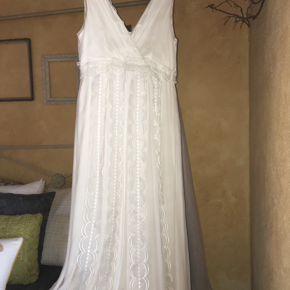 Saja VN6656 ivory silk wedding dress size 10